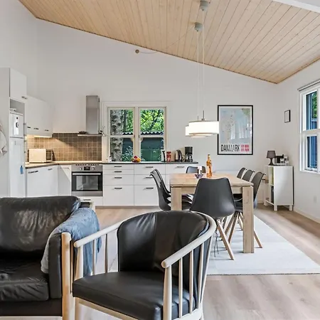 Marlina - 30km From The Sea By Interhome Nyaraló